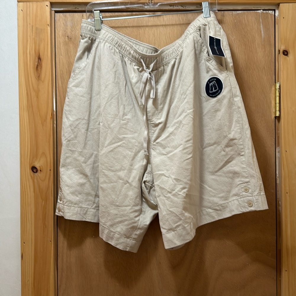 NWT Karen Scott khaki shorts